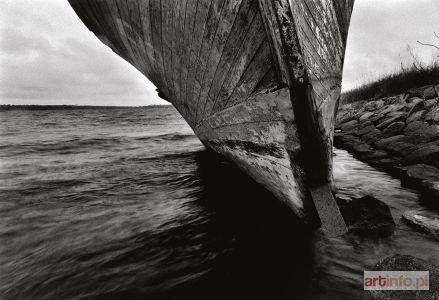 WIERZBICKI Jerzy | Shipwreck, Górki Wschodnie, Gdańsk 1997 from the Gdańsk Suburbia series