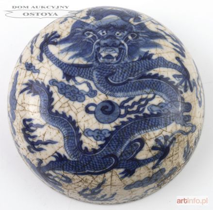 POKRYWKA ZE SMOKIEM, Chiny, XVII / XVIII w.