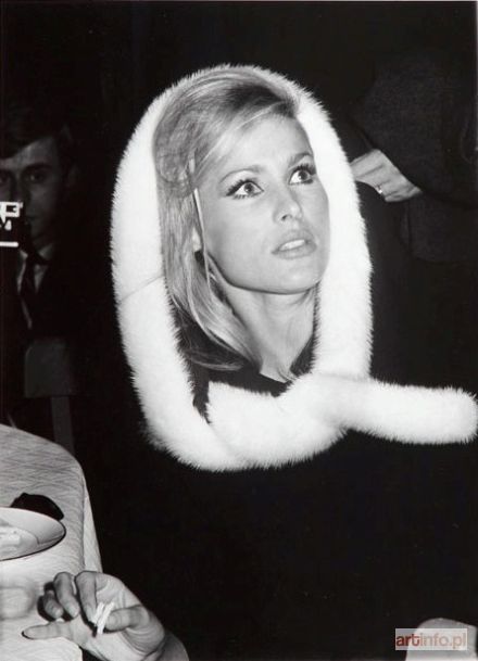 SAS Andre | Ursula Andress